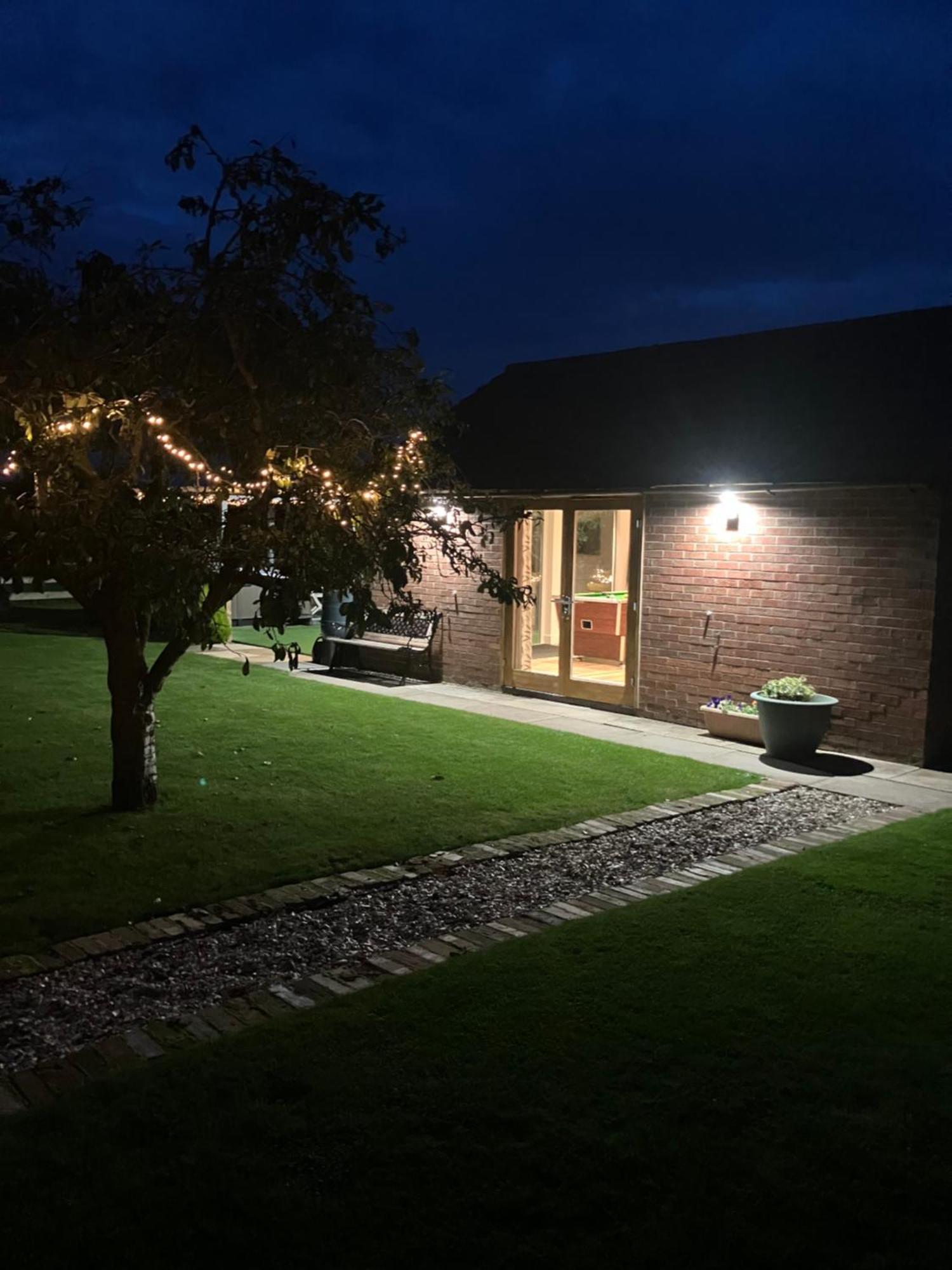 Old Chapel House Tetney Lock Villa Grimsby Exterior photo
